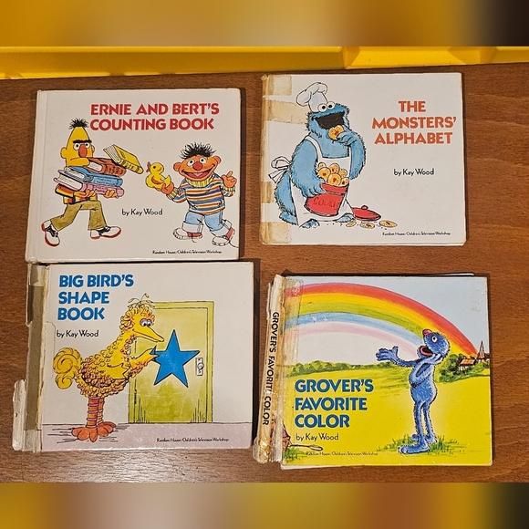 Collectors Sesame Street Little Library Box Set - Picture 3 of 3